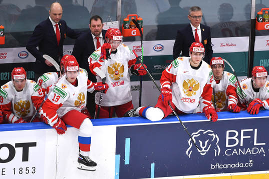 Vasili Ponomaryov and Yegor Chinakhov of Russia prepare to