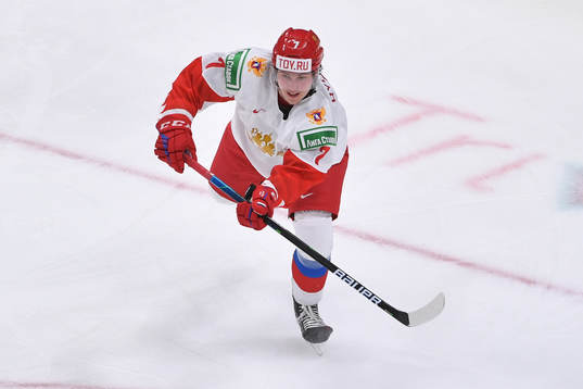 Roman Bychkov of Russia makes a pass