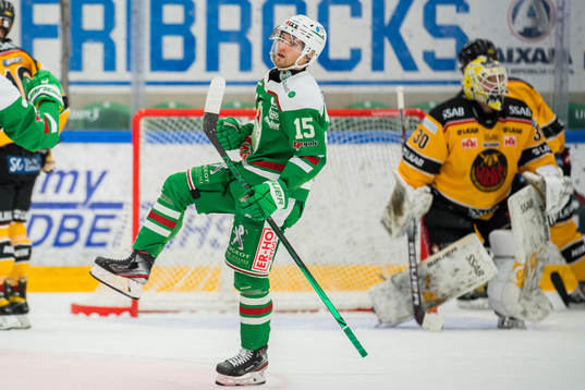 Rögles Simon Ryfors jublar