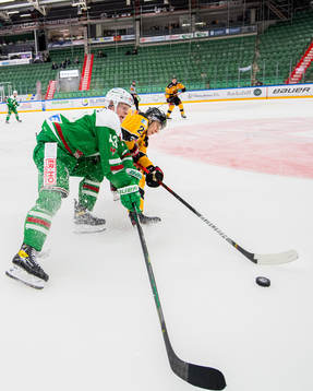 Rögles Olli Palola och Luleås Erik Gustafsson
