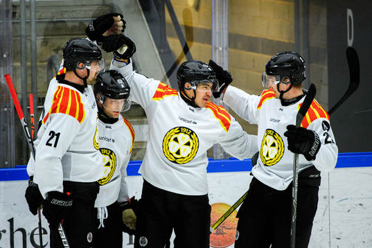 Brynäs Shane Harper jublar