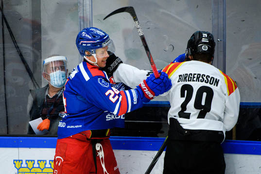 Oskarshamns Kim Strömberg och Brynäs Oscar Birgersson
