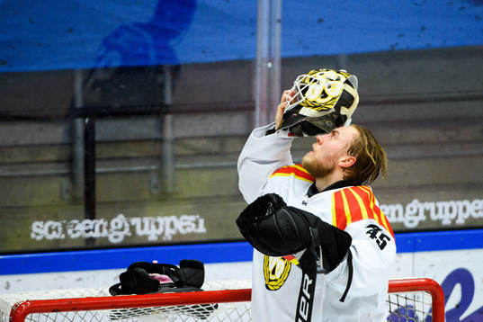 Brynäs målvakt Viktor Andrén deppar
