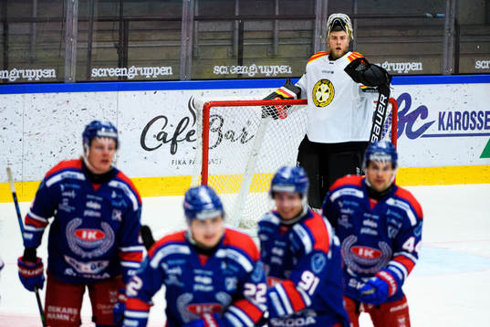 Brynäs målvakt Viktor Andrén deppar