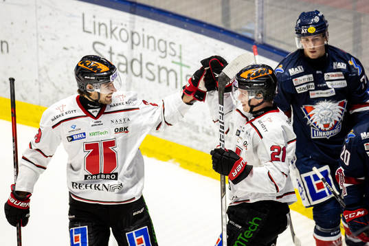 Örebros Ludvig Rensfeldt och Ludvig Rensfeldt jublar