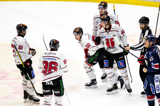 Örebros Robin Salo jublar