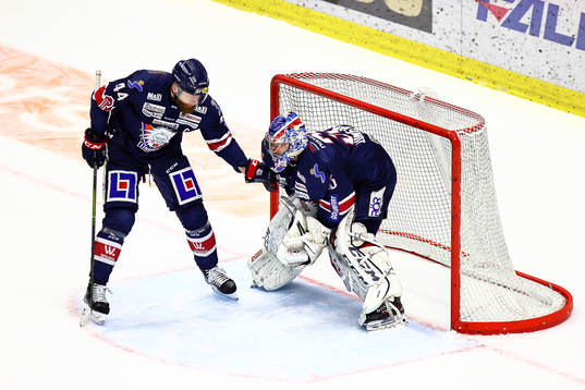 Linköpings Jonas Junland och målvakt Niklas Lundström