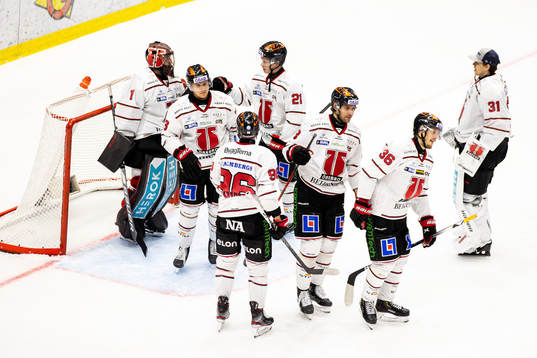 Örebros spelare jublar