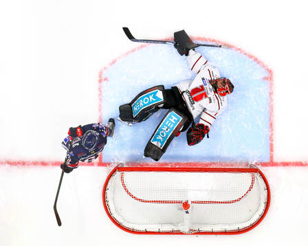 Örebros målvakt målvakt Jhonas Enroth