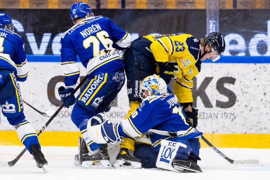 Leksands Patrik Norén och målvakt Janne Juvonen
