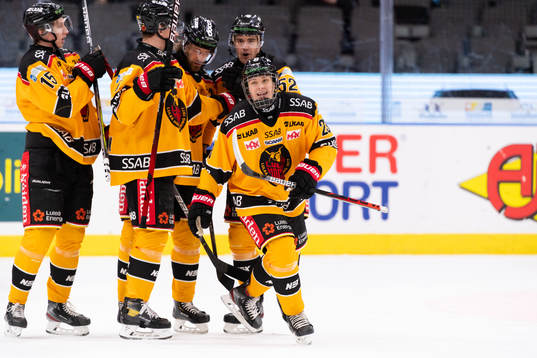 Luleås Fabian Lysell jublar
