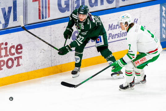Färjestads Oskar Bäck och Rögles Erlend Lesund