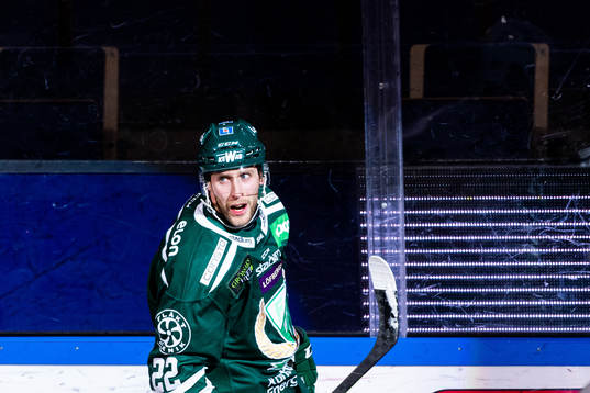 Färjestads Per Åslund jublar