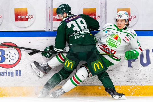 Färjestads Jakob Forsbacka-Karlsson och Rögles Moritz