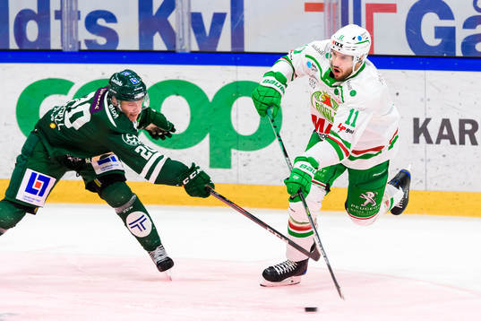 Färjestads Olle Lycksell  och Rögles Mattias Sjögren
