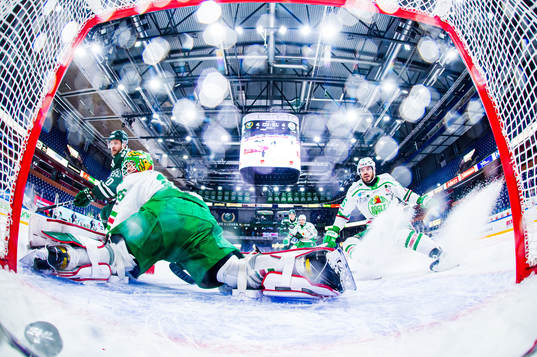 Färjestads Jacob Nilsson avgör förlängningen med 5-4