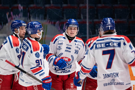 Oskarshamns Kim Strömberg jublar