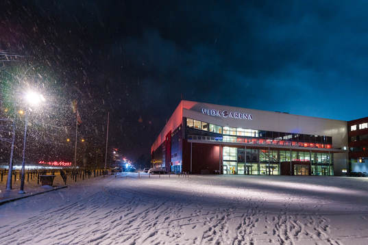 Exteriör vy av Vida arena före ishockeymatchen i SHL