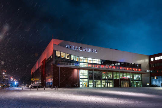 Exteriör vy av Vida arena före ishockeymatchen i SHL