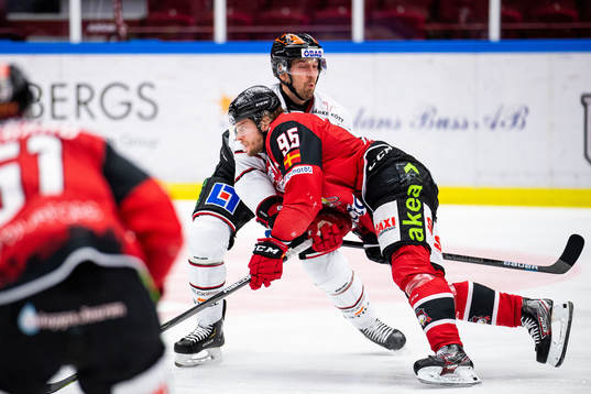 Örebros Borna Rendulic och Malmö Redhawks Carl Persson