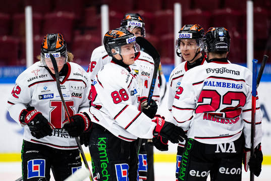 Örebros Joonas Rask jublar med lagkamrater