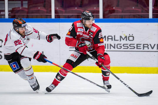 Örebros Jonathan Andersson och Malmö Redhawks Carl Persson