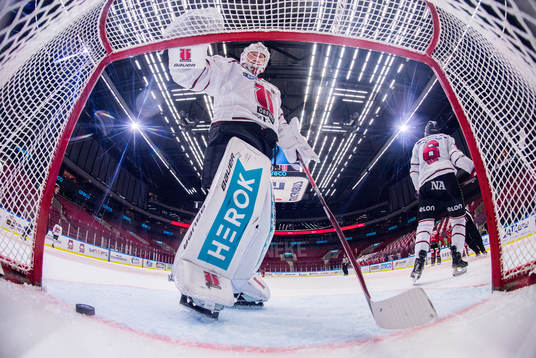 Örebros målvakt Jonas Arntzen deppar