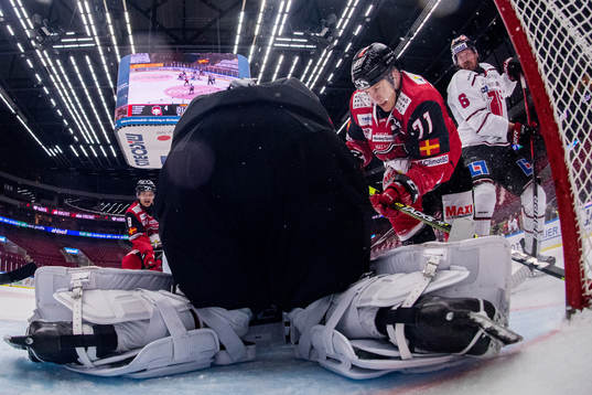 Malmö Redhawks Jan-Mikael Järvinen oroar mot Örebros