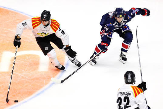 Brynäs Anton Rödin och Linköpings Petteri Nikkilä