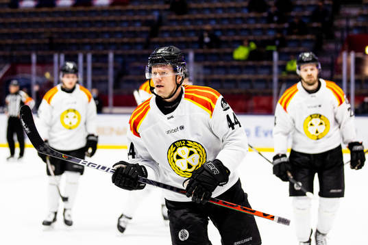 Brynäs Nicklas Danielsson jublar