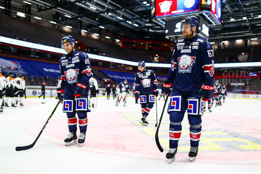 Linköpings Oula Palve och Jarno Kärki deppar