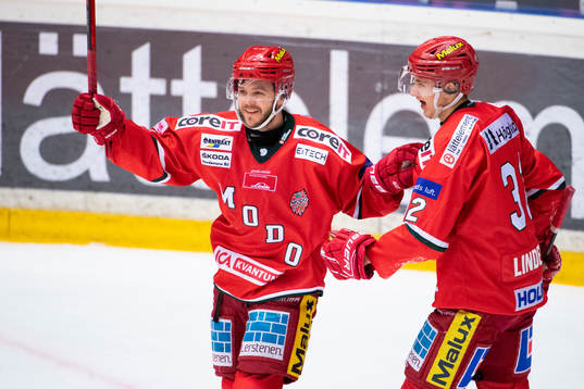 Modos Tommy Enström och Jeremias Lindewall jublar