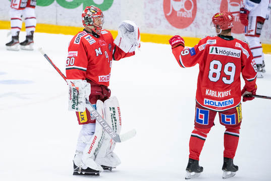 Modos målvakt Anthony Peters och Patrik Karlkvist jublar