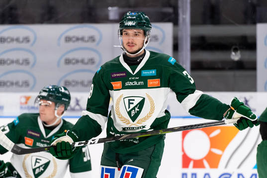 Färjestads Jakob Forsbacka Karlsson innan ishockeymatchen