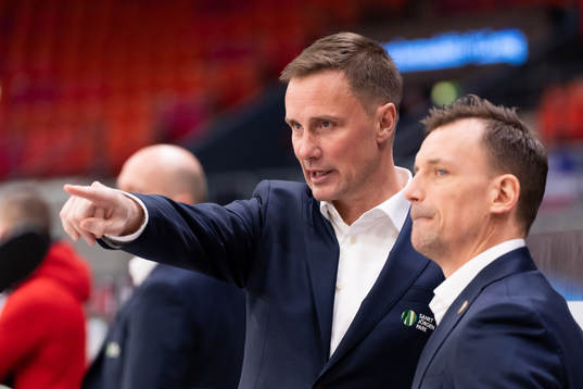Frölundas tränare Roger Rönnberg och assisterande