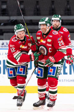 Frölundas Max Friberg och Joel Lundqvist jublar