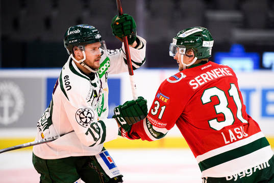 Färjestads Jacob Nilsson och Frölundas Nicklas Lasu