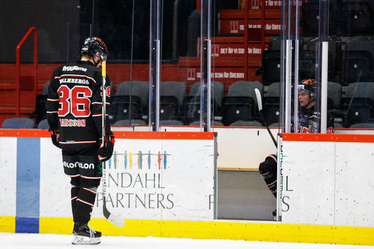 Örebros Emil Larsson och Elias Ekström deppar i