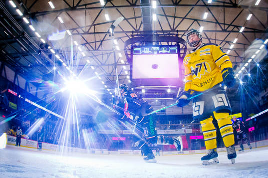 s Victor Sjöholm deppar vid 3-2
