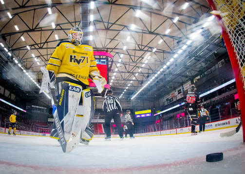 s målvakt Jonas Gunnarsson deppar