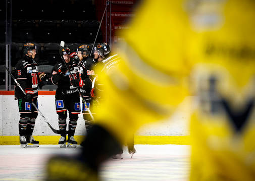 Örebros Robert Leino gör 4-2 och jublar