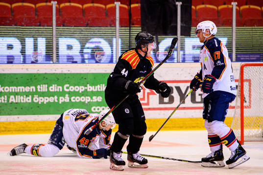 Brynäs Nicklas Danielsson jublar