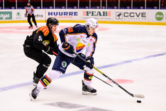 Brynäs Tomi Sallinen och Djurgårdens Michael Haga