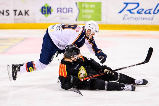 Djurgårdens Oscar Bjerselius och Brynäs Tom Hedberg