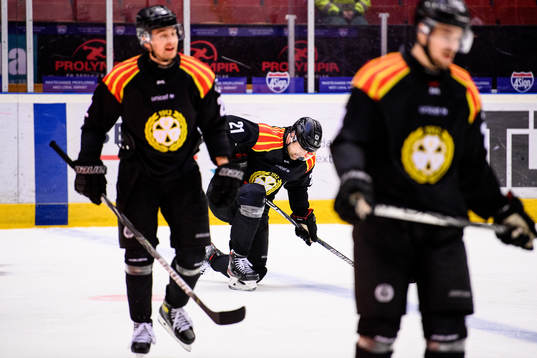 Brynäs Patrik Berglund har ont