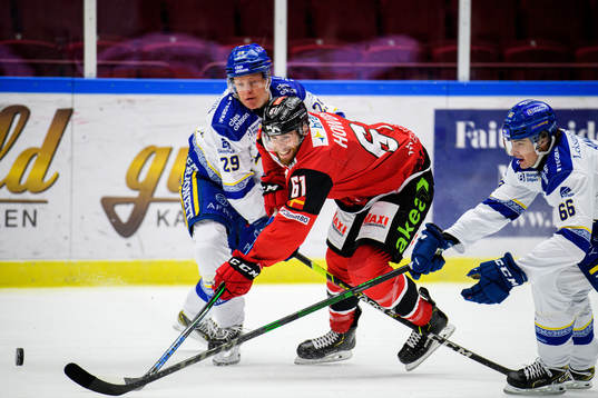 Malmö Redhawks Quinton Howden i en kamp mot Leksands Emil