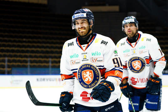 Växjös Andrew Calof jublar