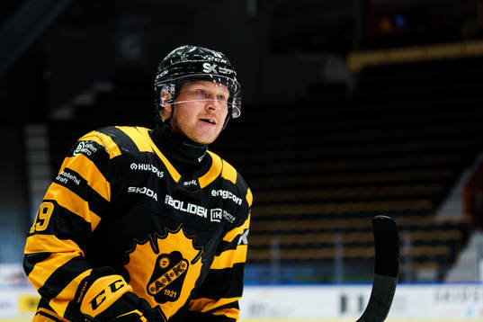 Skellefteås Tuomas Kiiskinen jublar