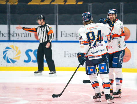 Växjös Joel Persson och Emil Pettersson jublar
