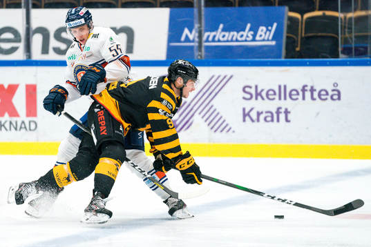 Skellefteås Darren Nowick och Växjös Miika Koivisto